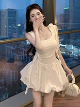 小香风花朵吊带连衣裙女夏季法式收腰花苞蓬蓬短裙绝美抹胸小裙子