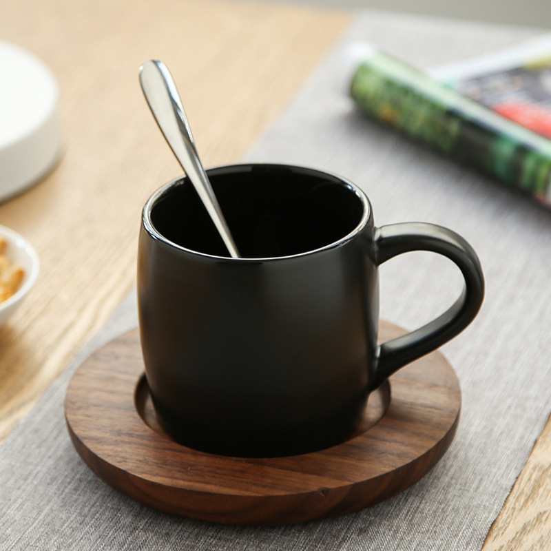 Taza de café de estilo europeo extra grande Taza de cerámica Taza de agua Taza con almohadilla Cuchara para grabar texto LOGO