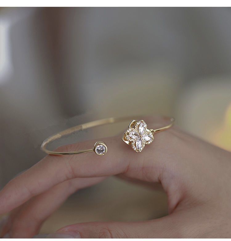 Fashion Simple Style Four Leaf Clover Copper Plating Flowers Zircon Bangle