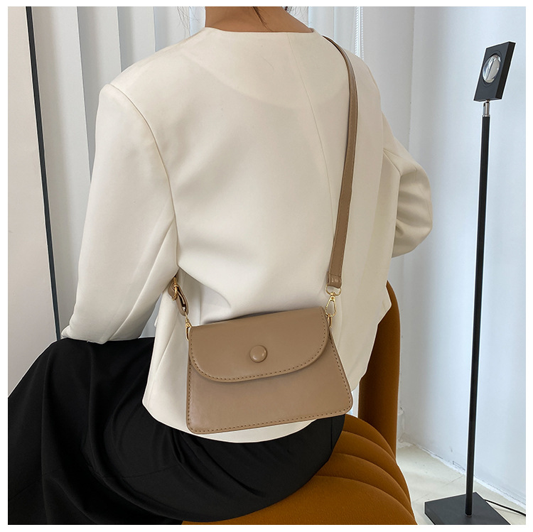 Korean New Fashionable Messenger One-shoulder Small Square Bag Wholesale Nihaojewelry display picture 12