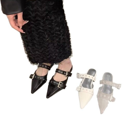 Chunky-heel, closed-toe half-slippers for women—2025 summer outdoor wear, featuring a retro pointed design with a leather strap and buckle, exuding elegant charm.