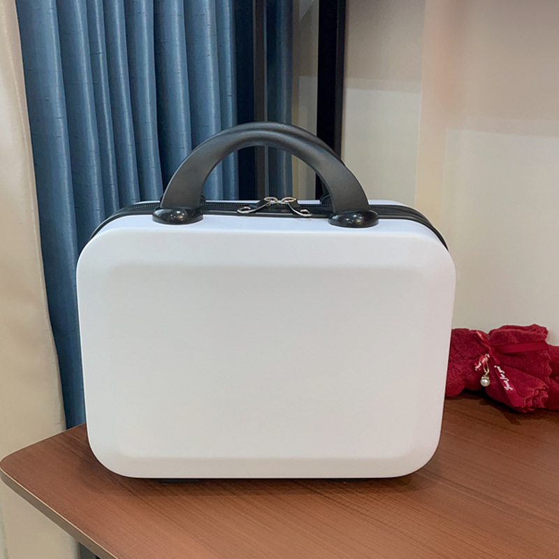 흰색과 검정색 M07