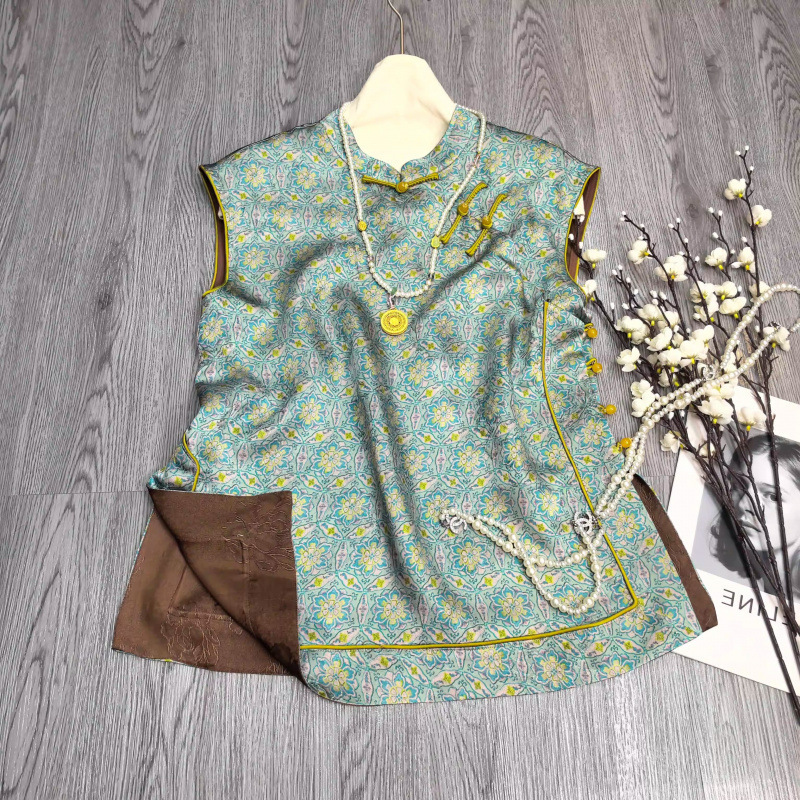 Quality-Guaranteed Silk Blouse with a Vintage Chinese Style and Traditional Chinese Charm, Featuring a Diagonal Collar and Traditional Buttons, Suitable for Middle-Aged Women, Summer Shirt for Women Quality-Guaranteed Silk Blouse with a Vintage Chinese Style and Traditional Chinese Charm, Featuring a Diagonal Collar and Traditional Buttons, Suitable for Middle-Aged Women, Summer Shirt for Women
