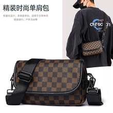 韩版新款时尚格子男士单肩包休闲斜挎包男宽学生小包潮牌皮质通勤