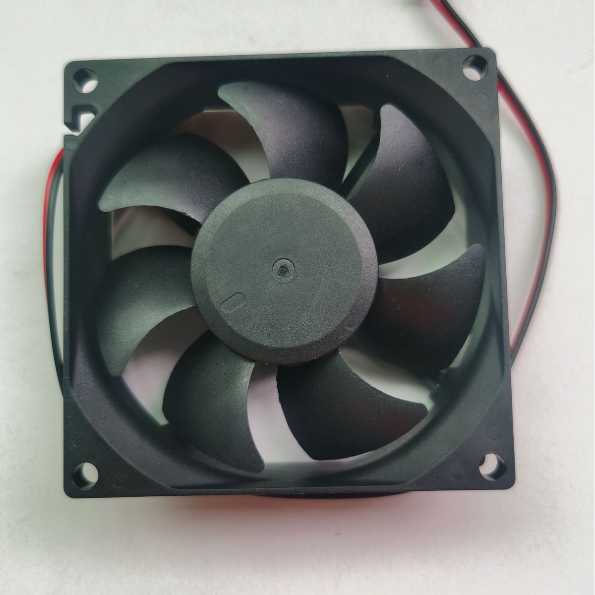 优质低价机箱机柜电子仪器用12VDC8020无刷直流散热风扇