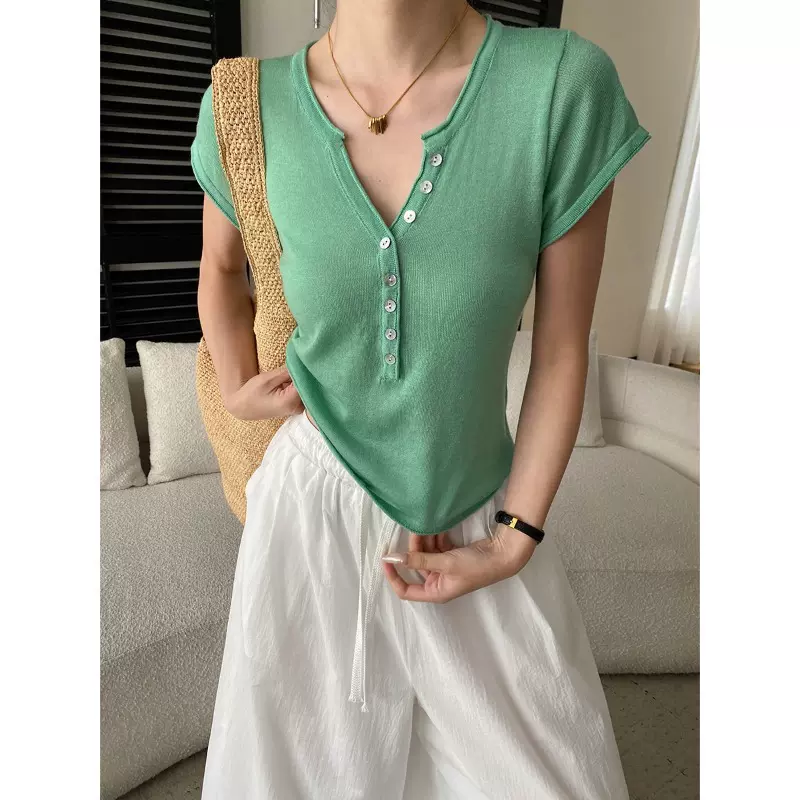 司南 智性通勤 设计感半开扣亨利V领正肩显瘦短袖针织衫 SN8864