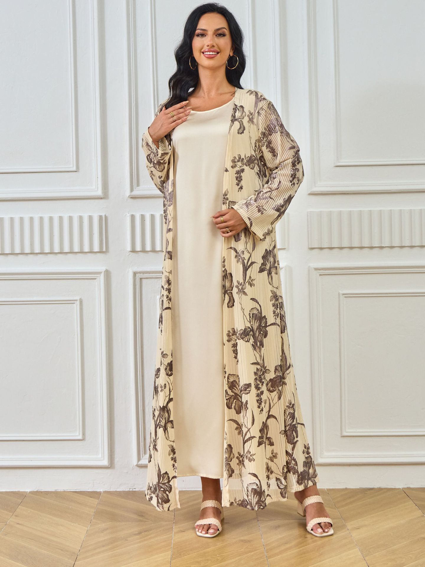 Middle East 2024 Summer New Fashion Gold-Embossed Muslim Dress Dubai Travel Cardigan Robe European And American Women's_ecoleips.com