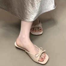 法式百搭温柔低跟蝴蝶结露趾拖鞋女夏外穿时尚软底一字拖度假凉拖