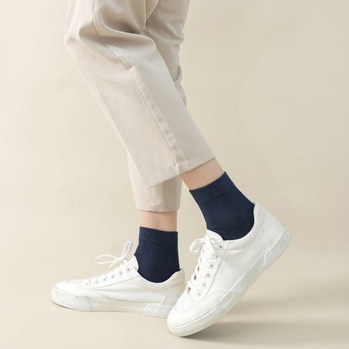Socks men's summer thin antibacterial, anti-odor, sweat-absorbent business socks spring and autumn breathable black and white solid color mid-calf men's socks