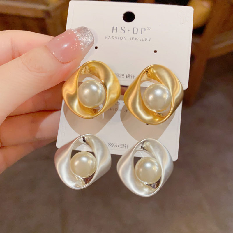 2026 nuevo anillo Mobius perlas perlas de alta calidad mate temperamento elegante simple perlas al por mayor