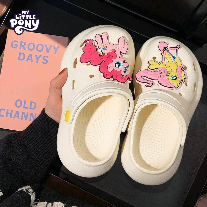 Pony Poly среднего и старшего ребенка пещерные туфли 2024 Новый летний дом на открытом воздухе милые мультяшные пляжные туфли