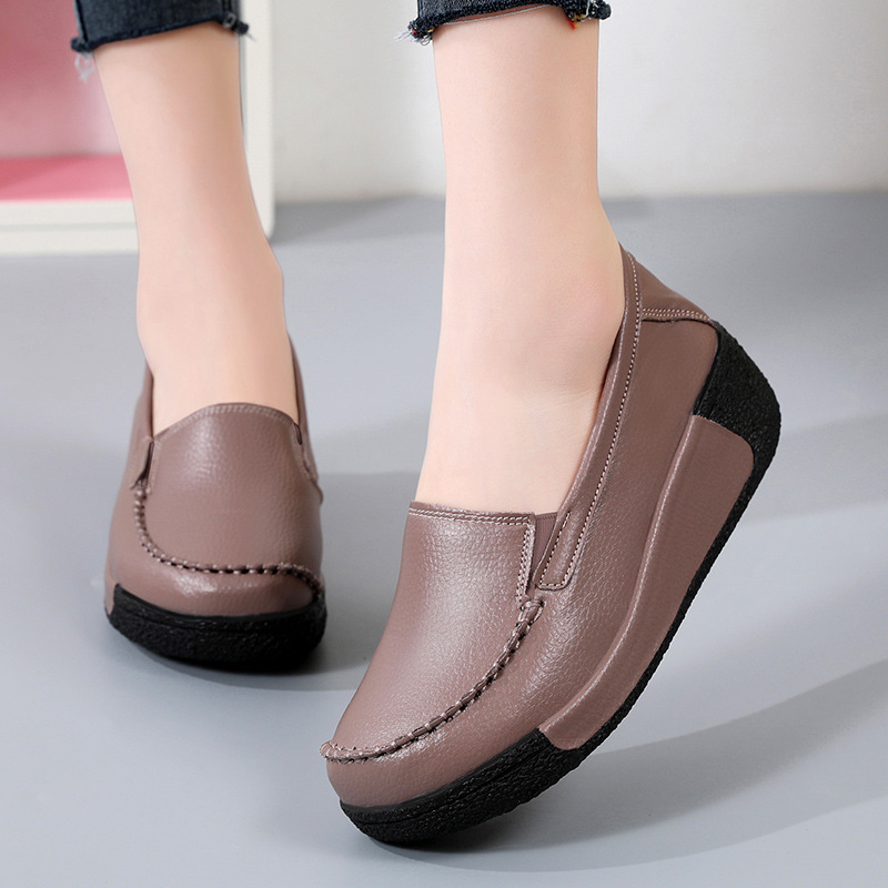 Genuine Leather Sneakers for Women 2025 Spring New Thick-Soled Mother's Shoes Cowhide Casual Rocking Shoes Over-The-Foot Small Leather Shoes for Women