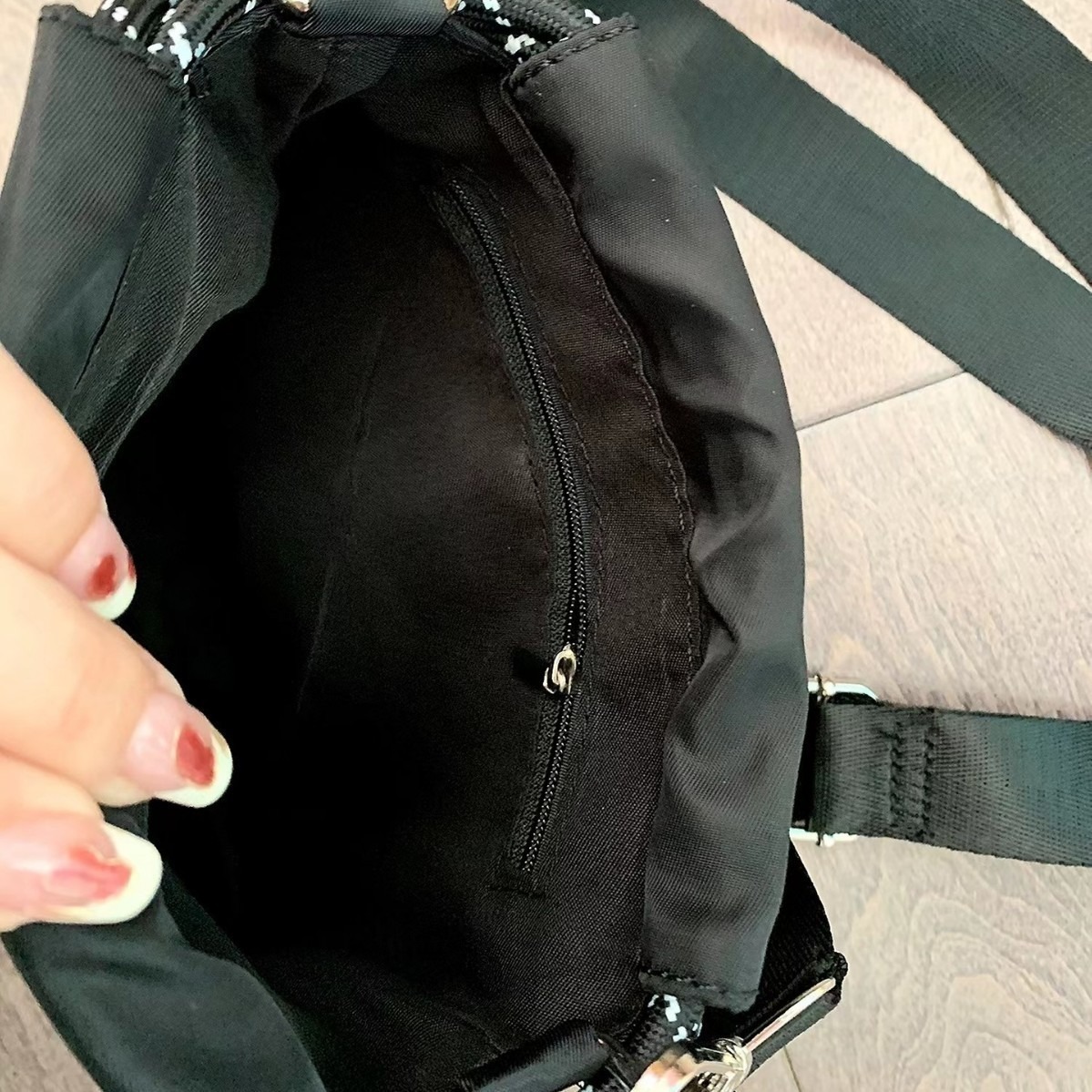 2022 bolso popular de alta calidad de un solo hombro crossbody bolsa de nylon nicho de la cadena única bolsa pequeña bolsa de cubo con cordón