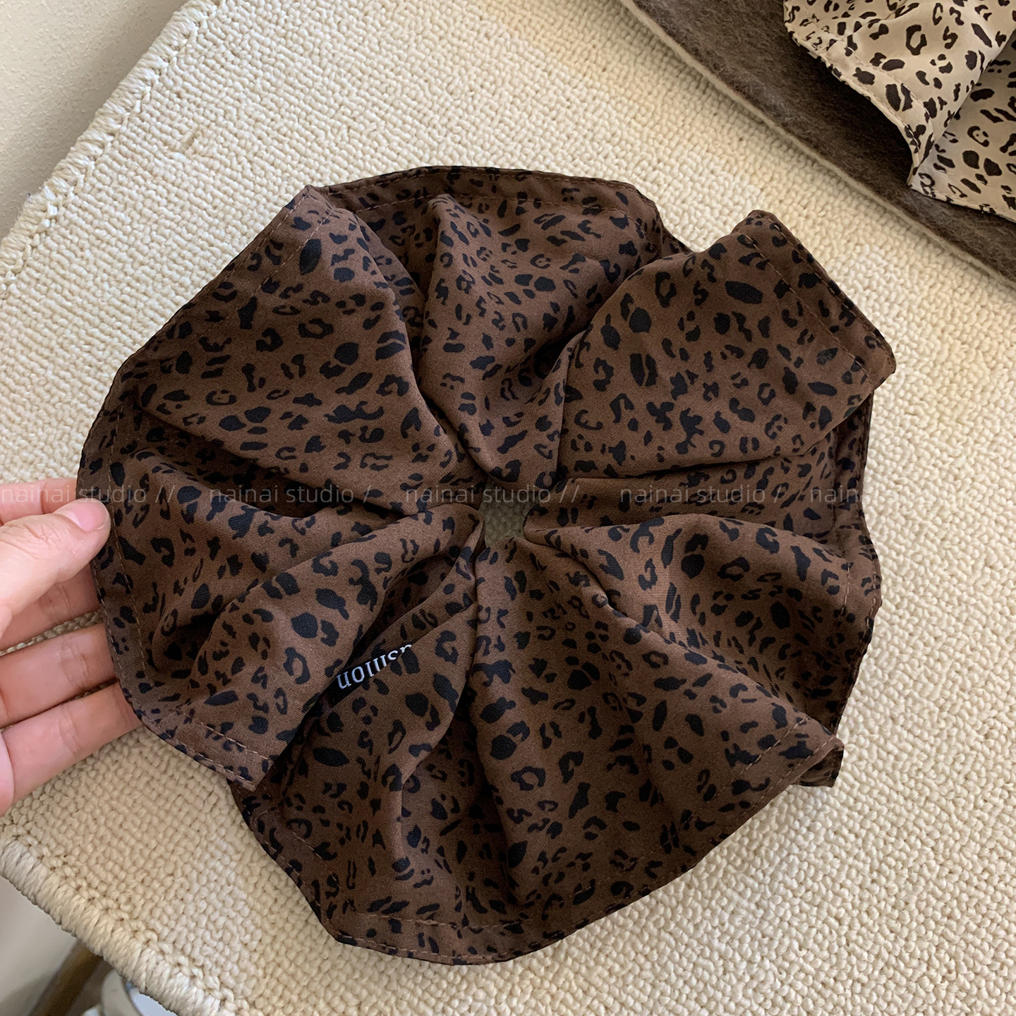 High-End Leopard Print Scrunchie For Women 2025 New Style Tie Retro Oversized Ponytail Hair Rope_voghion.com
