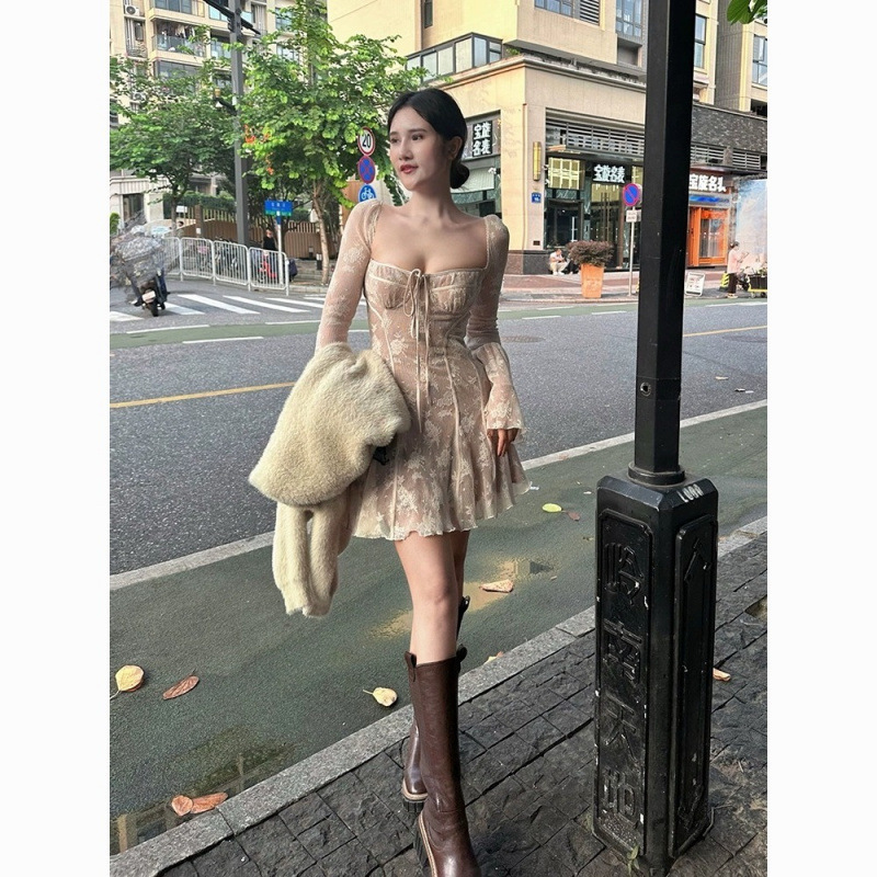 Yufeng 긴팔 레이스 드레스 여름 프렌치 젠틀 스퀘어 넥 벨 슬리브 허리 디자인 A 라인 스커트