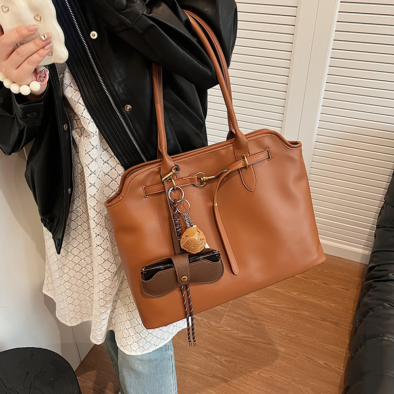 Bolsa de viaje de peluche esmerilada 2025 nuevo retro transfronterizo de gran capacidad de viaje de hombro bolsa