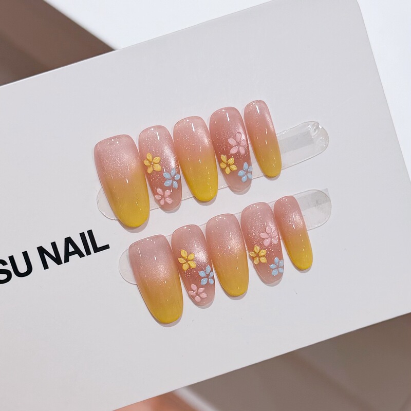 【Creamy Yellow Floral】Yellow Gradient Colorful Flowers Fashionable Light Luxury Handmade Wearable Nails Removable Nail Stickers