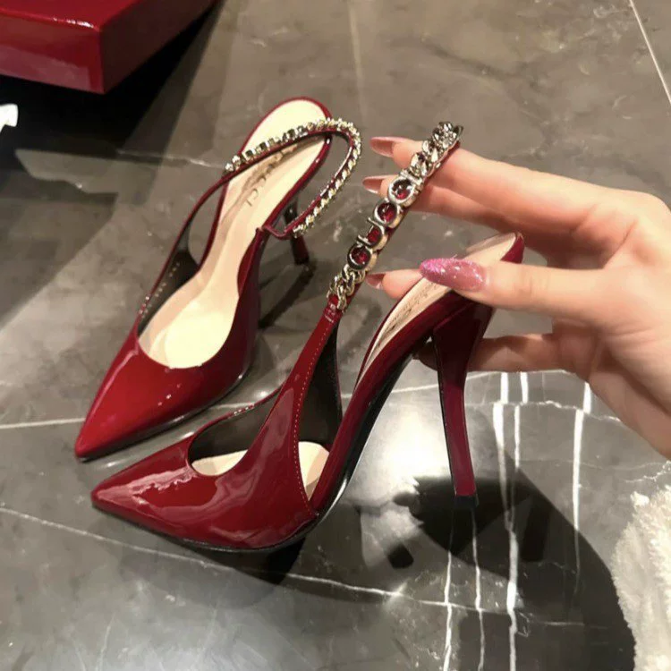 Темперамент Леди 2025 Новая красная лакированная кожа не устала с юбкой заостренной на каблуках женская
