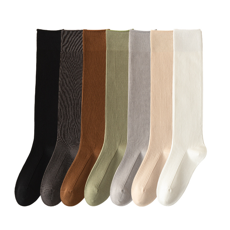 Calcetines japonesas de algodón JK calcetines cálidas de otoño y invierno para damas, calcetines al por mayor.