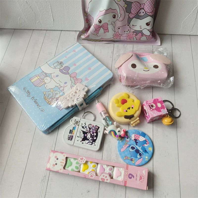Поставки иностранной торговли Sanrio сюрприз-бэг подарок Kuromi кодовая книга сюрприз-бэг 8–9 образцов наклейки для ногтей брелок подвеска партия
