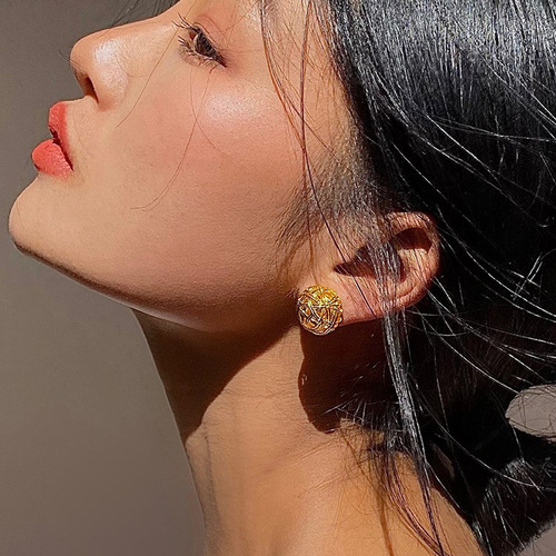 Ro Jia Golden Hollowed-Out Woven Earrings for Women, Elegant & Affordable Luxury, Unique Design, High-End Appeal—Oversized European and American-Style Earrings Available for Wholesale