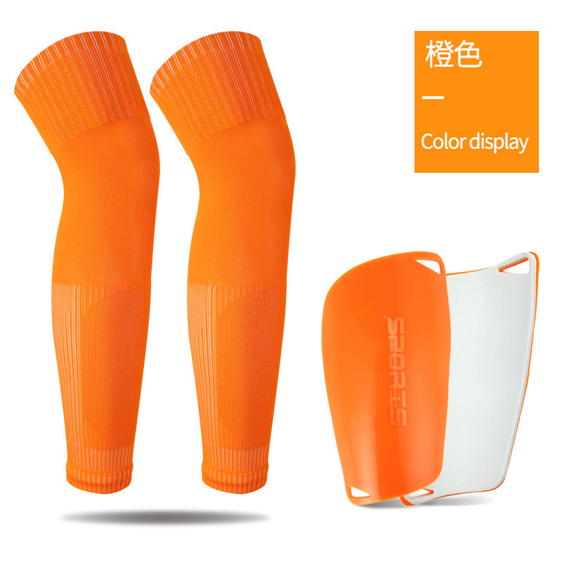 주황색 정강이 보호대 + 주황색 양말