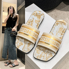 新しい夏のフラットサンダルを卸売りしています。