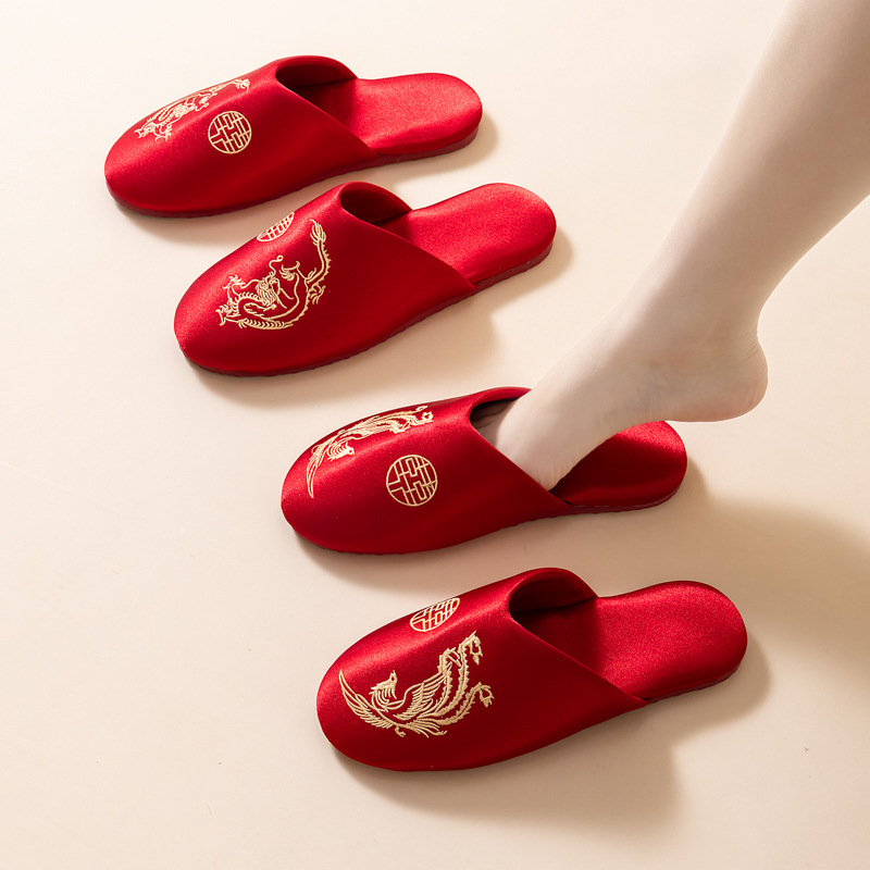 Wedding slippers four seasons festive red couples wedding dowry satin high-grade newlyweds a pair of factory direct sales