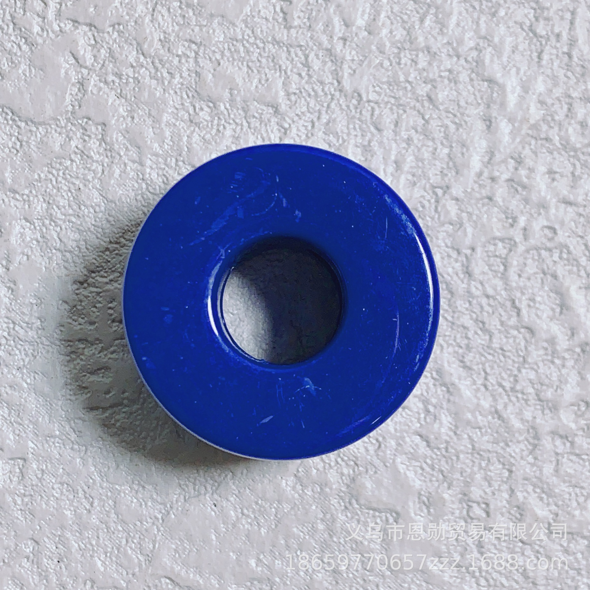O (dark blue)