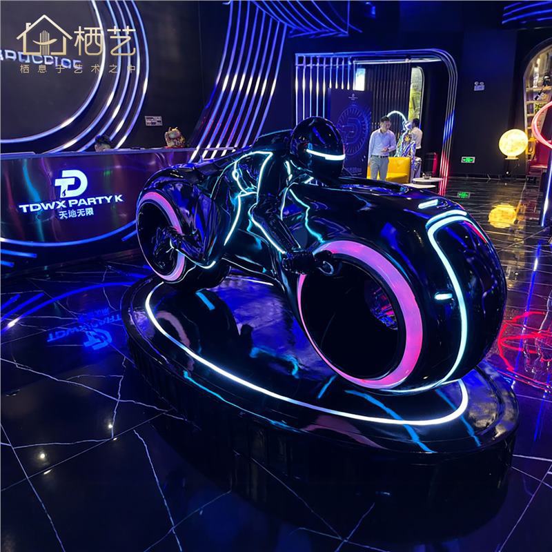 发光摩托机车科技感装饰摆件轻奢酒吧未来战士KTV夜场玻璃钢雕塑