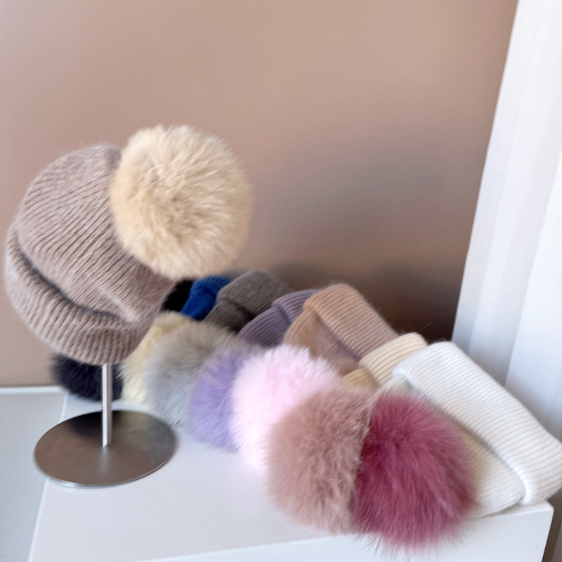 Women's Sweet Simple Style Color Block Pom Poms Eaveless Wool Cap display picture 9