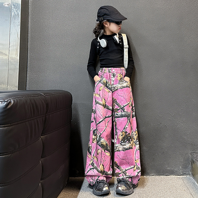 소녀 낙서 낙서 캐주얼 바지 2024 봄과 가을 새로운 스타일 중다 어린이 거리 쇼 스트레이트 바지 스트랩 베이스 셔츠