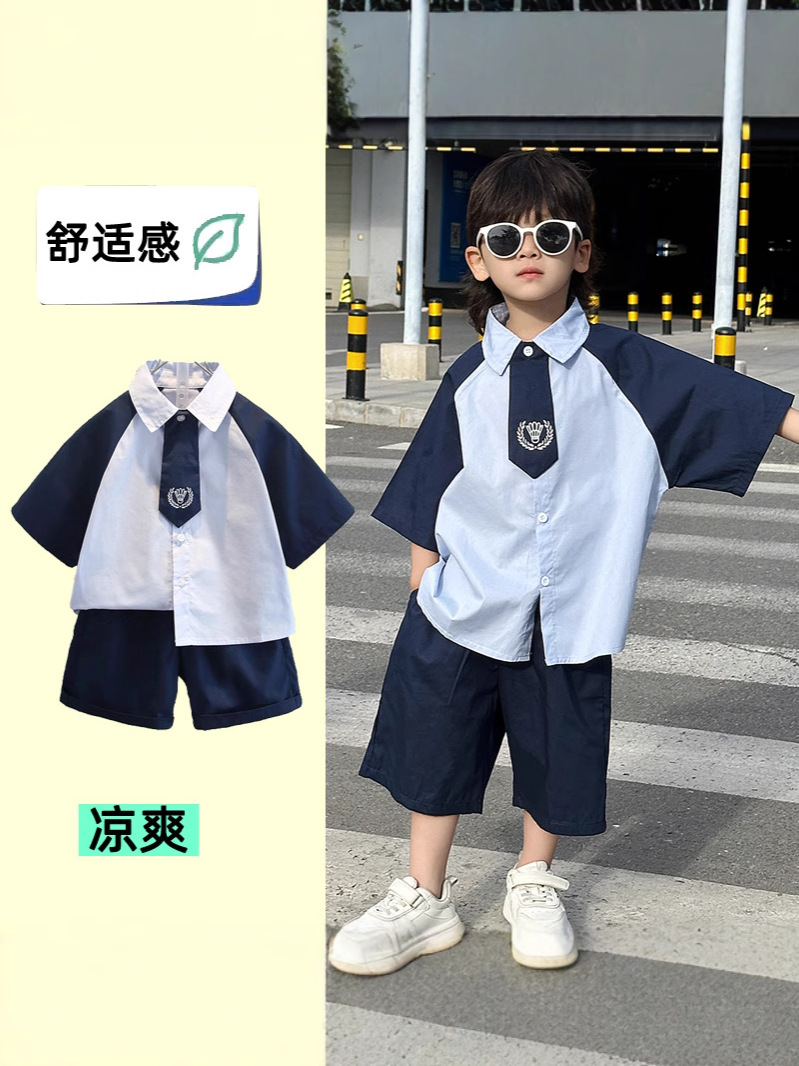 7930 traje de estilo universitario de verano para niños 2025 nueva camisa de verano para niños hermosos pantalones cortos casuales de dos piezas