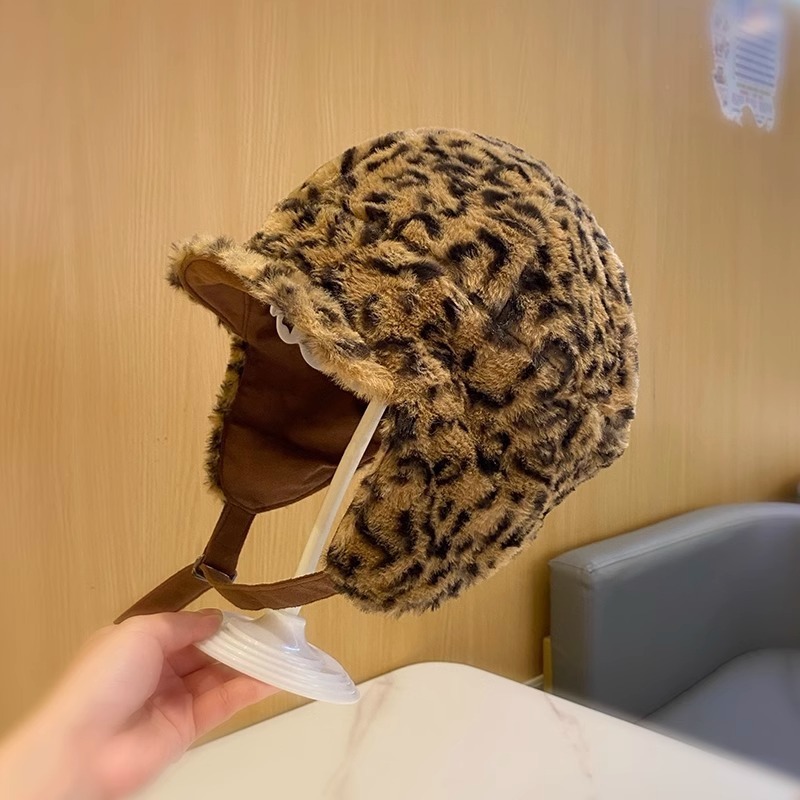両面に雷鋒帽子をかぶっています。女性は冬に保温します。|undefined
