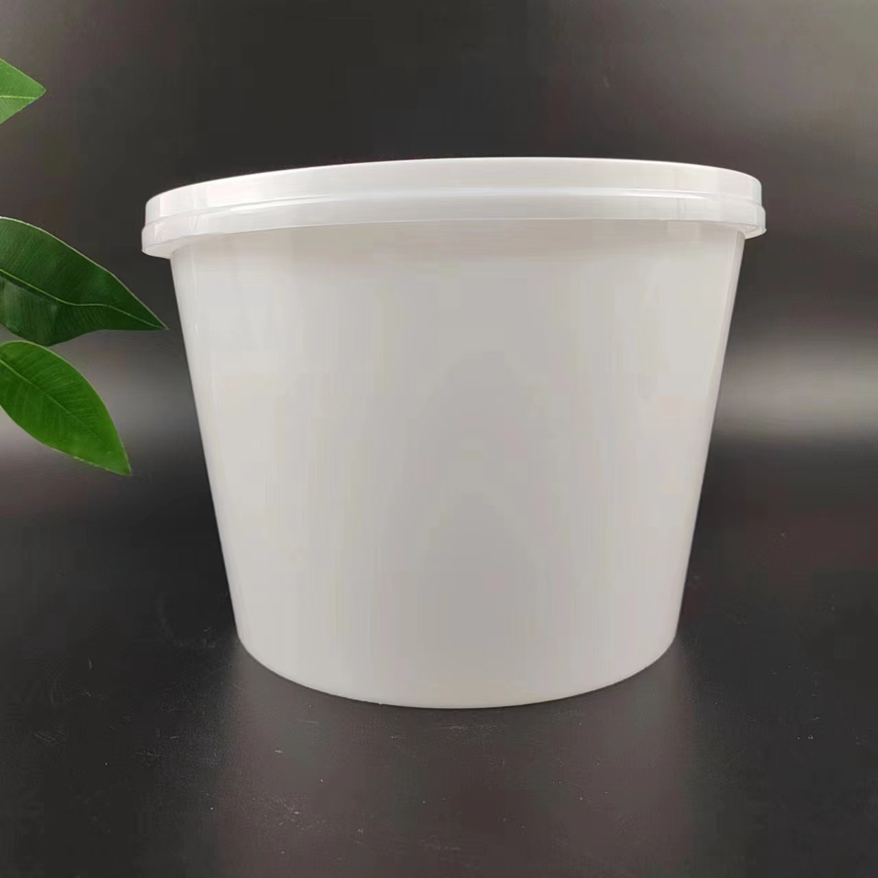 厂家供应2.5升塑料桶圆形带盖塑料桶涂料化工农药 爆炸盐塑料桶