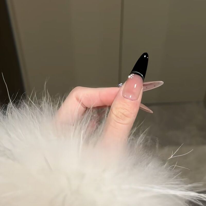 [Black Gold Hepburn] Long Water Drop New Polka Dot Water Drop Style Purely Handmade Advanced Long Whitening Wearable Nails