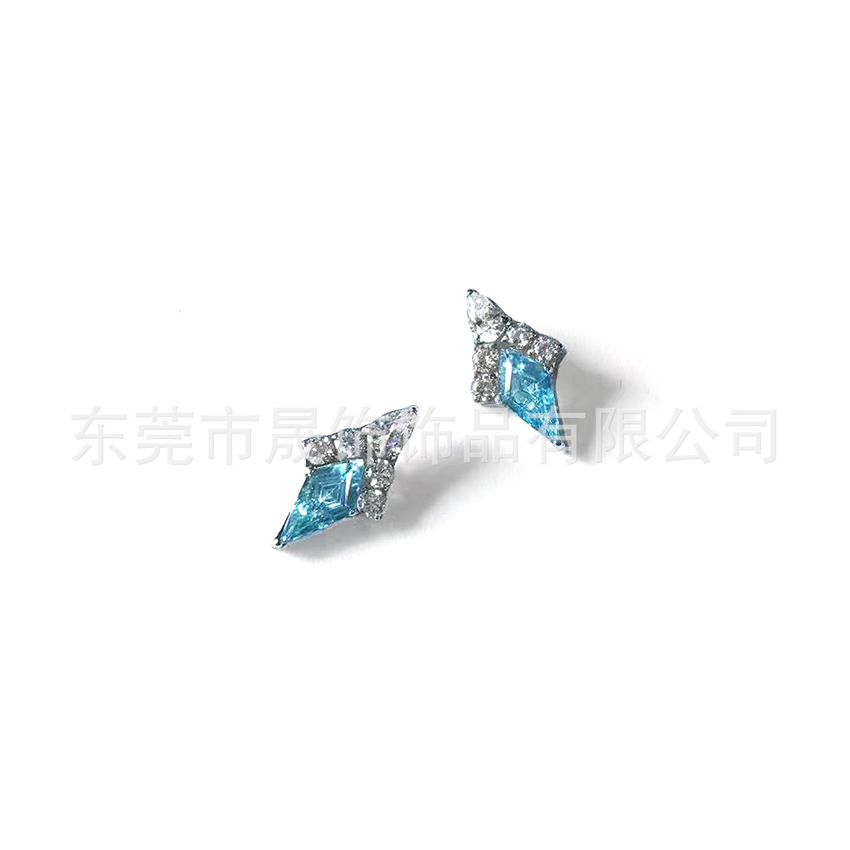 F136 Titanium Alloy 风筝菱 Ear Stud Studded 5A Cubic Zirconia Helix Cartilage Stud G23 Titanium Internal Thread Piercing Jewelry