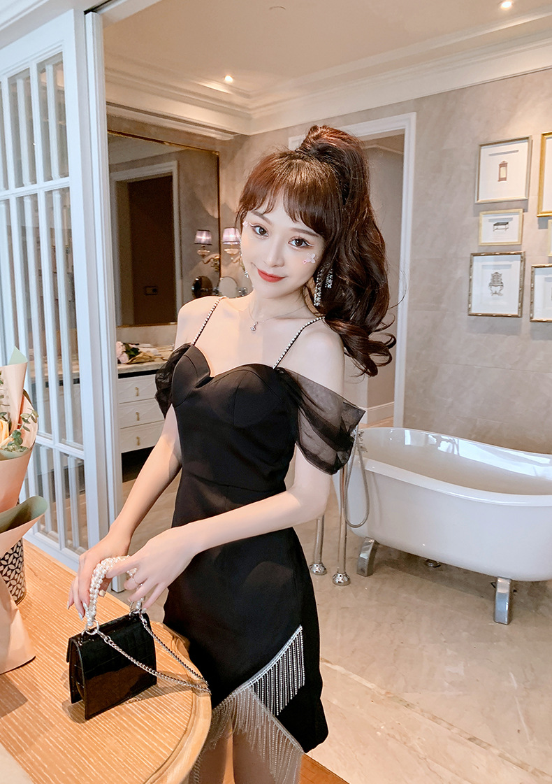 Váy maxi nữ thắt eo phong cách quý tộc, cổ yếm dây quai, tua rua không đối xứng, phù hợp dáng người nhỏ nhắn — Màu đen chi tiết 21