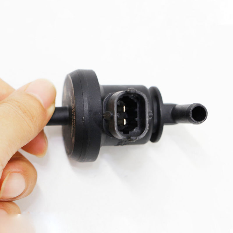 290102B000 is suitable for Hyundai Elantra Kia Soul forte steam tank purification valve solenoid valve