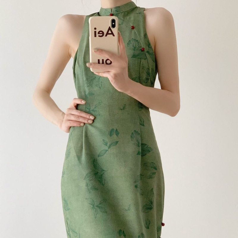 Retro White-Enhancing Green Improved Version of New Chinese-Style National Style Cheongsam Dress for Women, Summer New Model with Waist-Cinching Slit Long Skirt Retro White-Enhancing Green Improved Version of New Chinese-Style National Style Cheongsam Dress for Women, Summer New Model with Waist-Cinching Slit Long Skirt