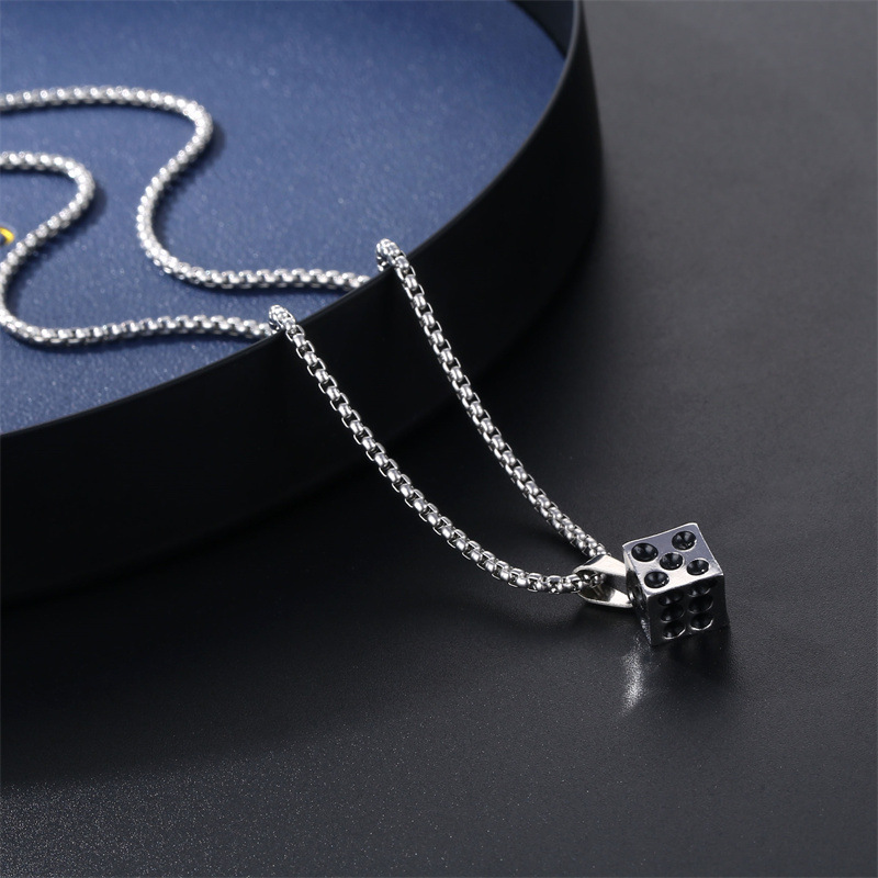 Hip-hop Dice Alloy Plating Unisex Pendant Necklace display picture 2