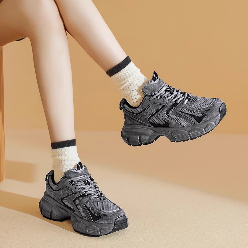 Zapatos grises para mujeres 2026 nueva primavera deportiva de suela gruesa de gran belleza con zapatos casuales de algodón