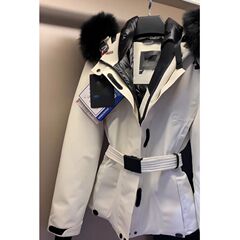 【真ダウンジャケット】今年は高級感が流行しています。