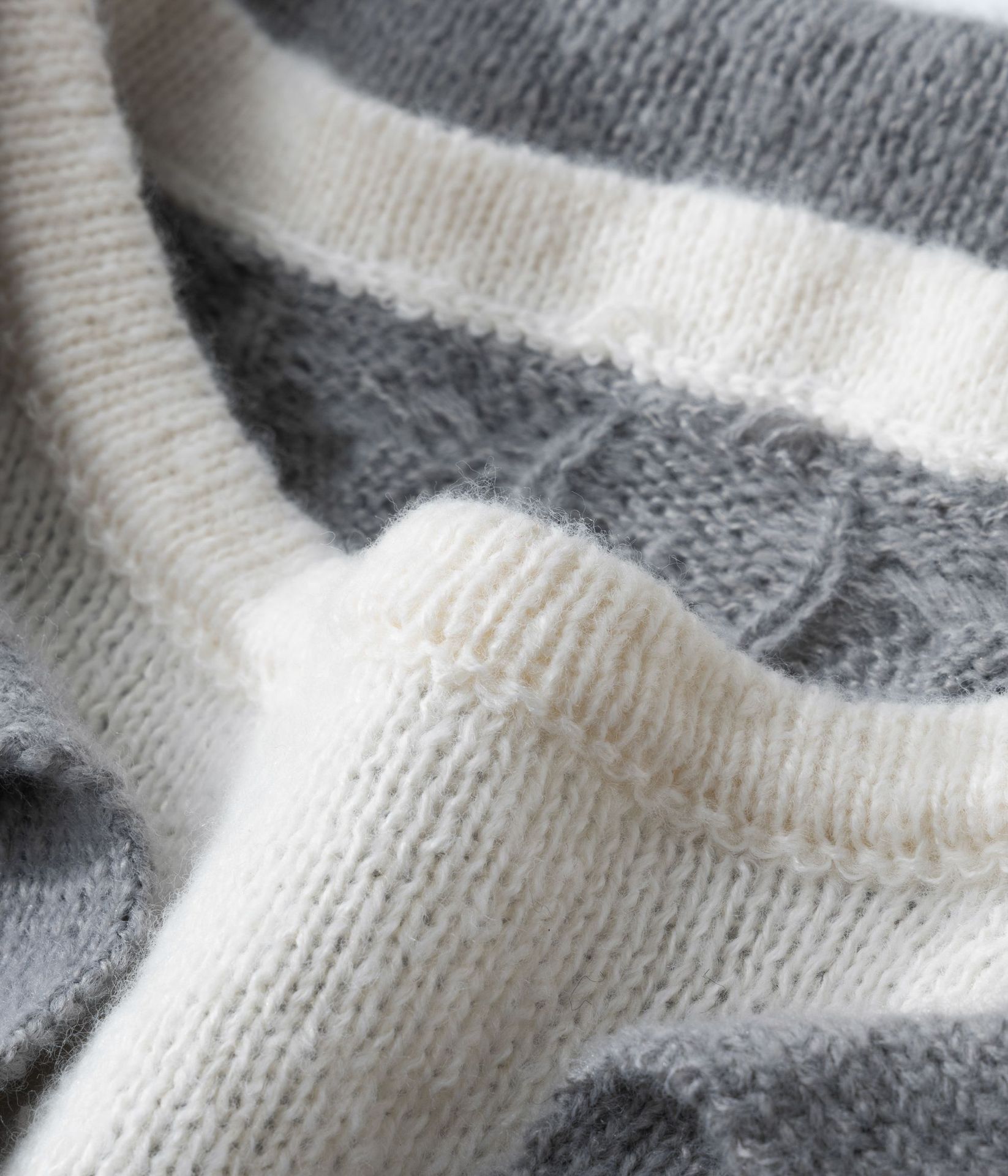 Pull en maille à col V oversize - Pull en grosse maille torsadée pour hommes et femmes - Haut décontracté automne-hiver (Noir/Gris)_voghion.com