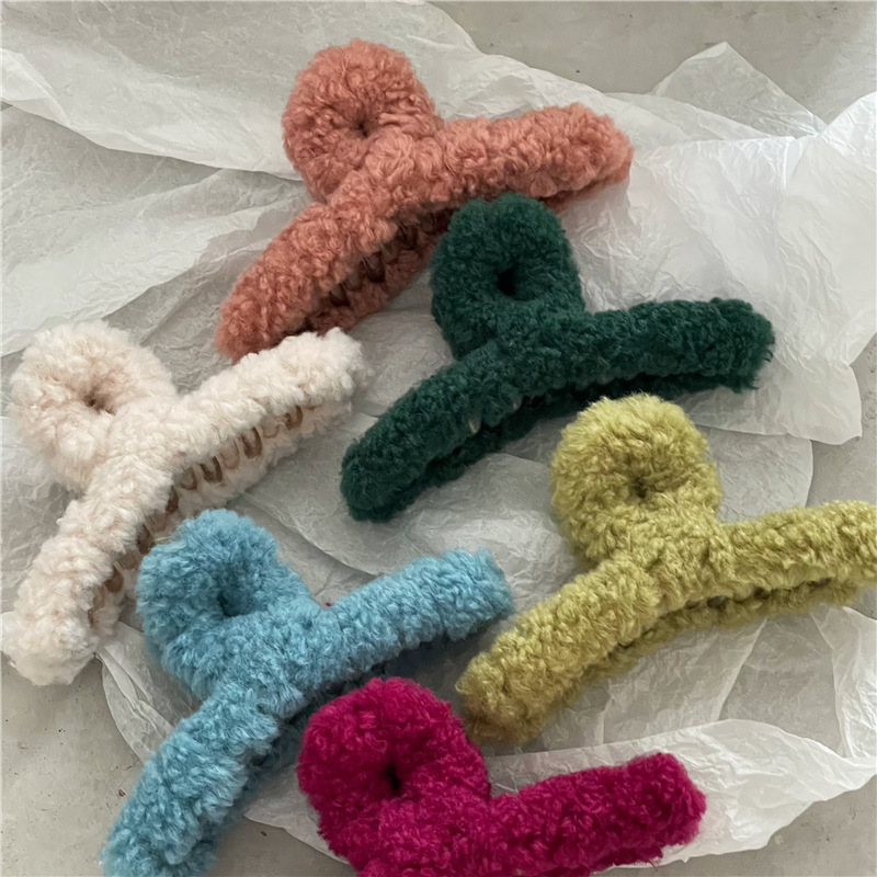 Home Occasion Cute Solid Color Plush Hair Claws