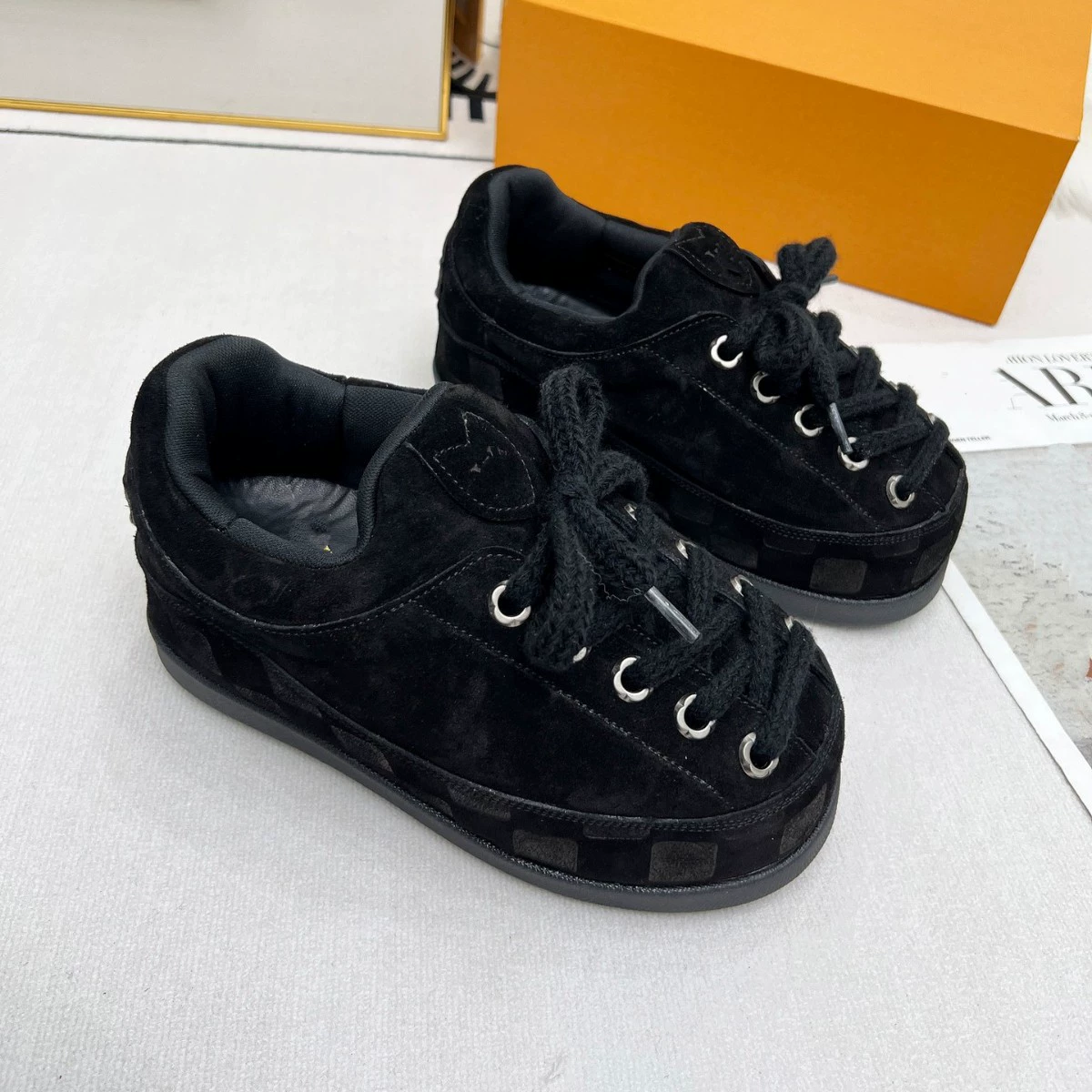 25 new foreign trade bread shoes Wang Jiaer's same style suede casual thick-soled fashionable and comfortable chubby women's cotton shoes