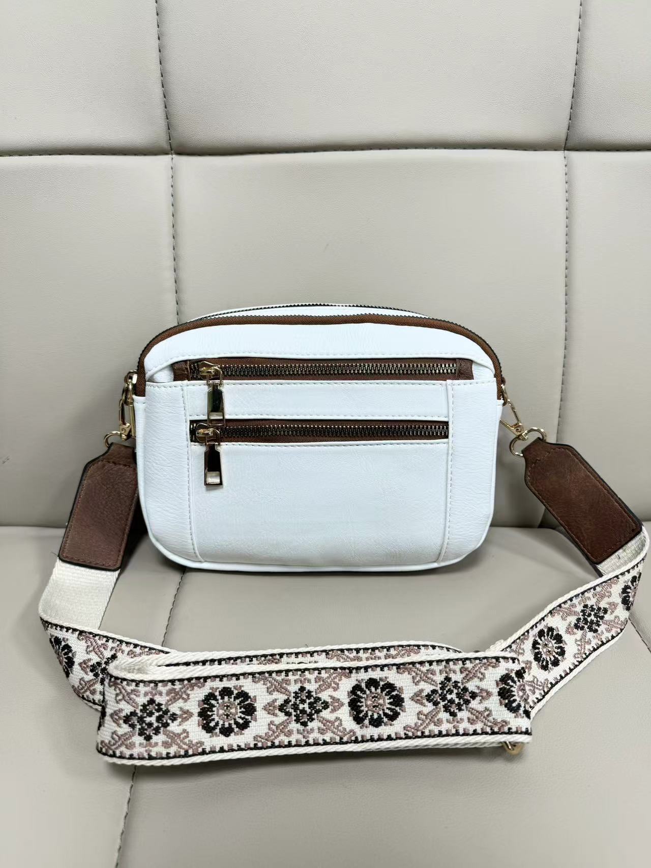 Women's Small Pu Leather Cow Pattern Color Block Plaid Classic Style Square Zipper Crossbody Bag display picture 1