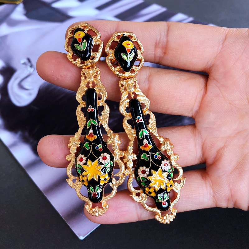 Wholesale Jewelry Retro Color Enamel Embossed Ear Clip Nihaojewelry display picture 7