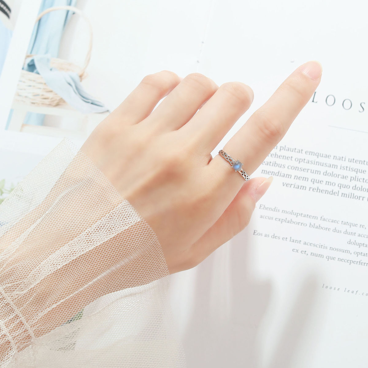 12363938727_425181907