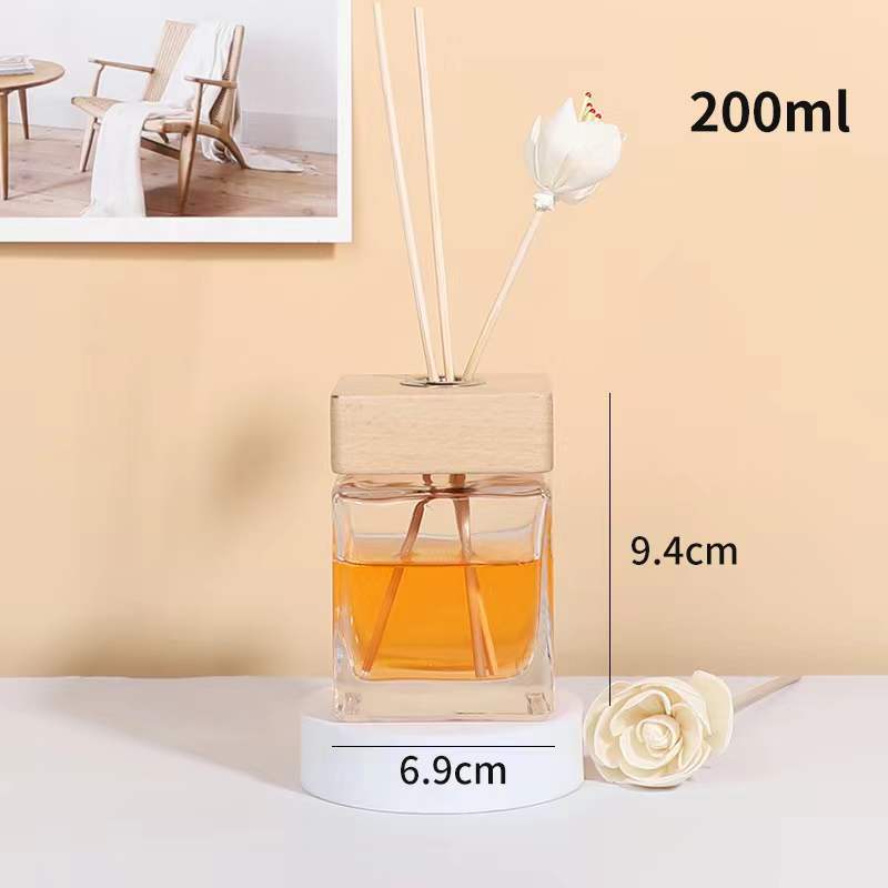 나무 뚜껑이 달린 200ml 정사각형 병